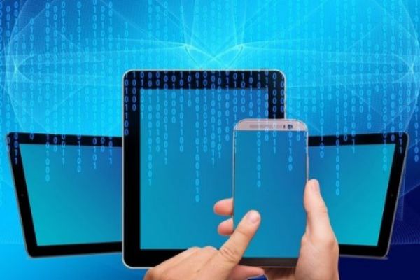 定制網(wǎng)站：讓你的夢(mèng)想起航，創(chuàng)意無限